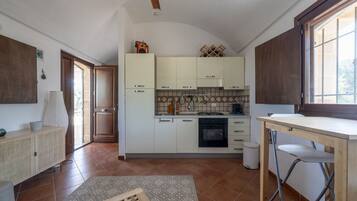 Réfrigérateur, four, plaque de cuisson, lave-vaisselle