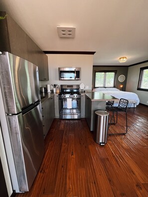 Refrigerador, microondas, horno, placa de cocina