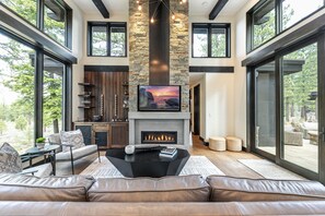 TV, fireplace