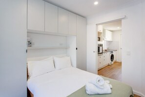 1 bedroom, iron/ironing board, free WiFi - Little Fig Retreat - 5 mins to Fremantle (Samson)