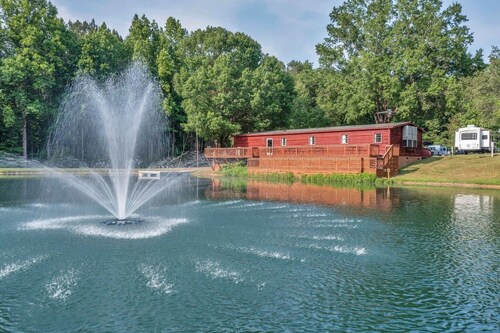 Comfy Studio Cabin In Secluded Campground