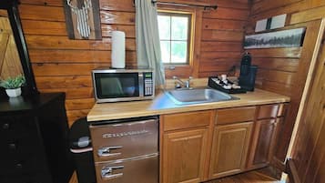 冰箱、微波炉、茶具/咖啡用具、烤面包机