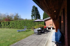 تناول الطعام بالخارج