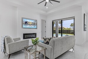 Smart TV - Heated Pool, Outdoor Kitchen and Dining - Sun & Daughter - Roelens (Cape Coral)