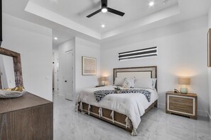 4 bedrooms, iron/ironing board, free WiFi, bed sheets - Heated Pool, Outdoor Kitchen and Dining - Sun & Daughter - Roelens (Cape Coral)