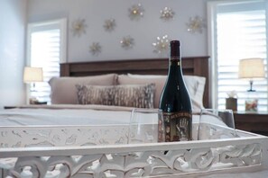 3 chambres, fer et planche à repasser, Wi-Fi, draps fournis