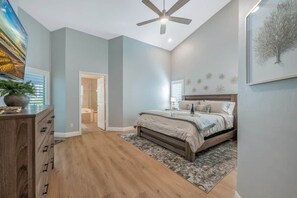 3 slaapkamers, een strijkplank/strijkijzer, wifi, beddengoed