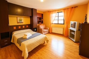 2 bedrooms, desk, iron/ironing board, travel crib