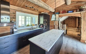 Réfrigérateur, four, plaque de cuisson, lave-vaisselle