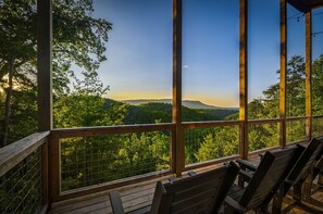 Property grounds - Cascades Escape – Luxury Cabin with Mountain Views, Game Room & Hot Tub (Sevierville)