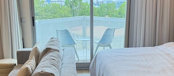 Comfy Studio in Talatona - King Bed + Fully Equipped Kitchen + Fast Wi-Fi