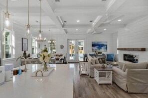 Unclassified image, 5 of 17, button