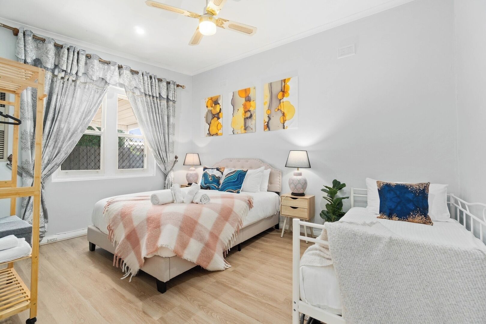 2 bedrooms, iron/ironing board, WiFi, bed sheets