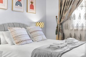 3 bedrooms, iron/ironing board, WiFi, bed sheets