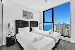 3 chambres, fer et planche à repasser, Wi-Fi, draps fournis