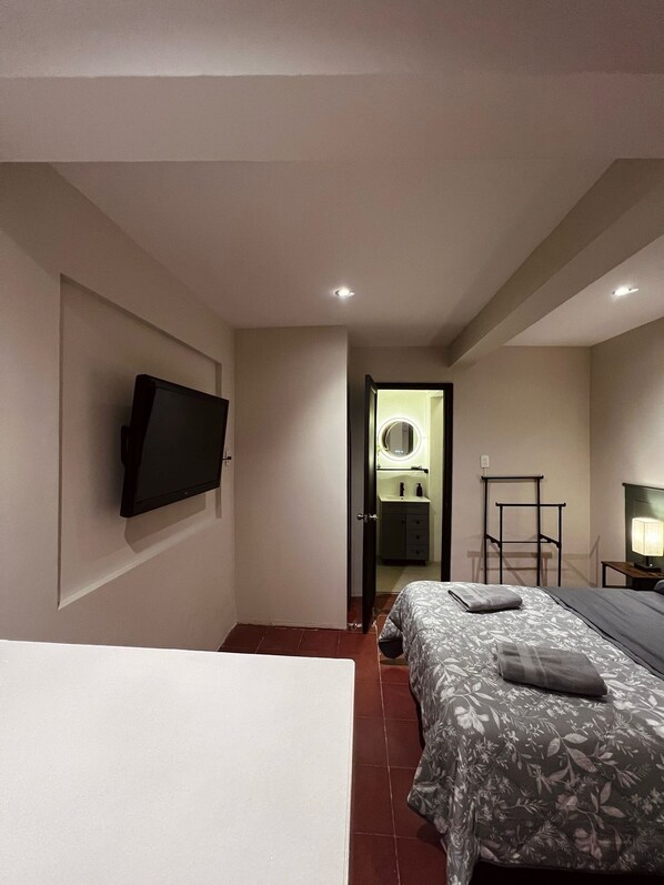 1 chambre, fer et planche à repasser, Wi-Fi, draps fournis