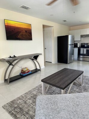 Interior - Charming 2-bedroom condo in fabulous Eagle Pass with AC, WiFi. (Eagle Pass)