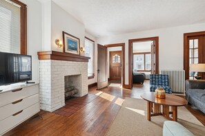 Smart TV - Urban Roots — Mins from Cedar Point.  (Sandusky)