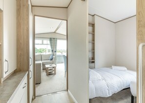 2 bedrooms