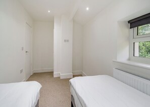 Unclassified image, 5 of 14, button