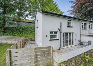 Unclassified image, 2 of 13, button