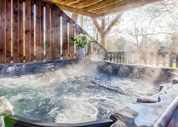 Bain à remous extérieur