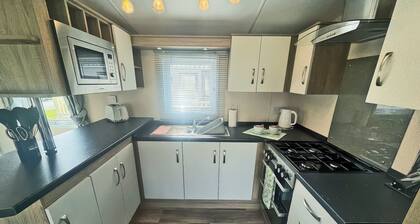 This stunning holiday home with a double bedroom and en suite W.