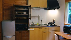 Cottage, 2 Single Beds, Balcony, Mountainside | Private kitchen | Fridge, microwave