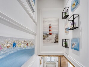 Interior - Old Queen by Interhome (Kraljevica)