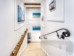 Interior - Old Queen by Interhome (Kraljevica)