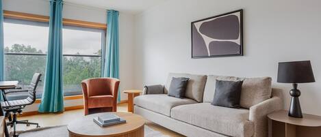 Télévision, chaîne hi-fi