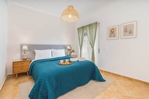 2 makuuhuonetta, silitysrauta/-lauta, ilmainen Wi-Fi, vuodevaatteet