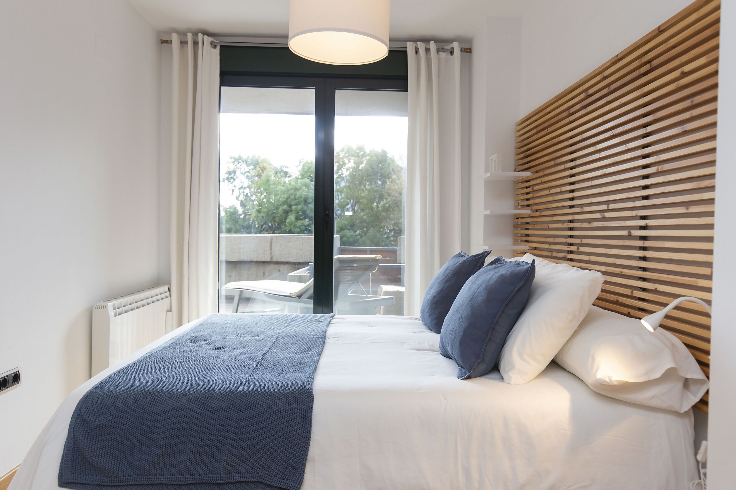 2 室のベッドルーム、アイロン / アイロン台、WiFi (無料)、ベッドシーツ