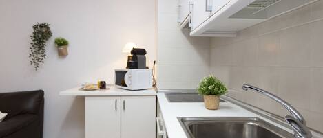 Refrigerador, microondas, horno y lavavajillas