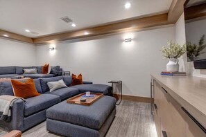 Smart TV, fireplace, offices