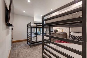 6 chambres, fer et planche à repasser, Wi-Fi gratuit, draps fournis