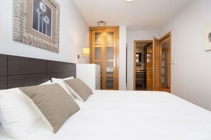 2 habitaciones, tabla de planchar con plancha y wifi gratis 