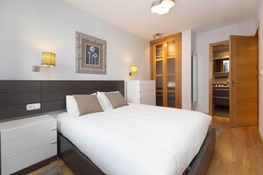 2 عدّة غرف نوم ومكواة/لوح كي وواي فاي مجانًا وملاءات أسرّة