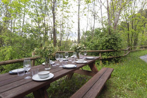 Outdoor dining