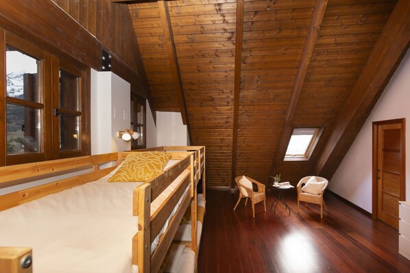 3 habitaciones, tabla de planchar con plancha y wifi gratis 