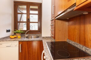 Refrigerador, microondas, horno y lavavajillas 