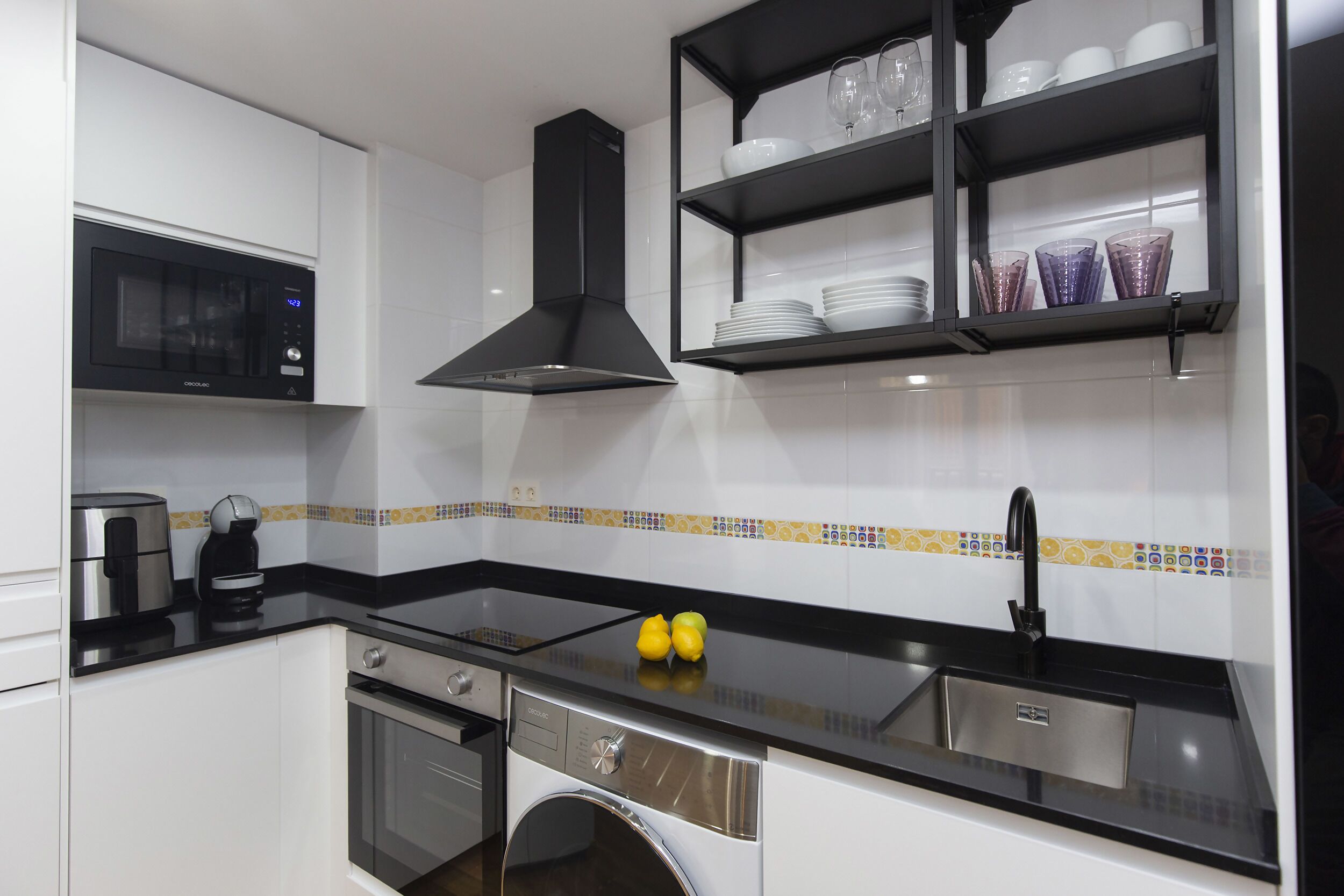 Kjøleskap, mikrobølgeovn, ovn og brødrister