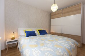 مكواة/لوح كي وواي فاي مجانًا وملاءات أسرّة