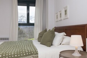 3 bedrooms, iron/ironing board, free WiFi, bed sheets - Telera Terrace by BeValle (Panticosa (Pueblo))