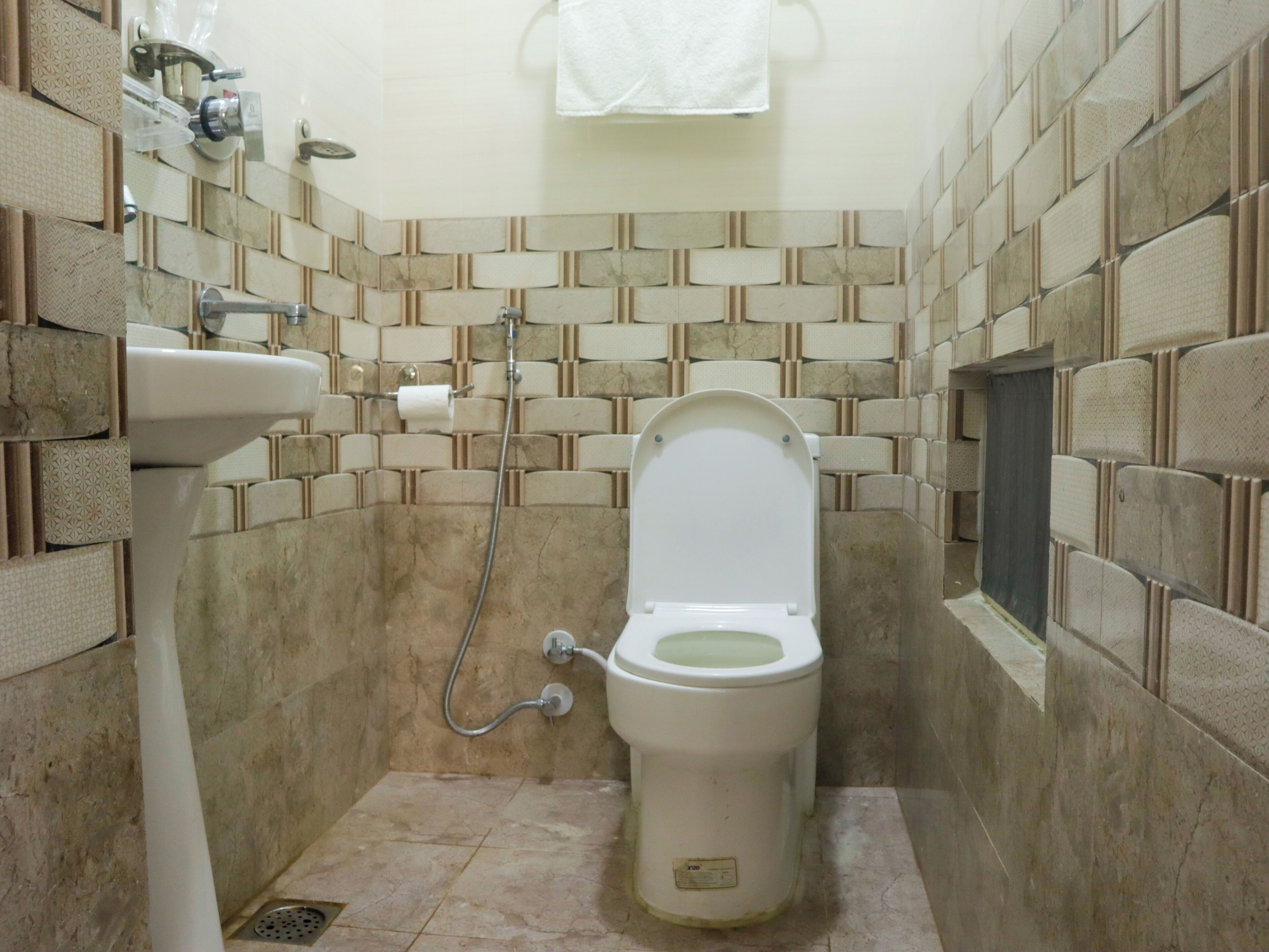 Standard Double Room, City View | Bathroom | Shower, towels, soap, shampoo