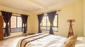 Chambre Double Standard, vue ville | Bureau, espace de travail pour ordinateur portable, Wi-Fi gratuit