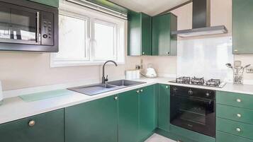 Fridge, oven, stovetop, toaster