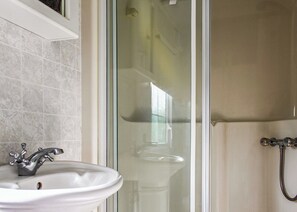 Bathroom - Introducing the Carnaby Roxburgh, a 2-bedroom caravan designed to comfortably sleep up to 4 guests. (New Romney)