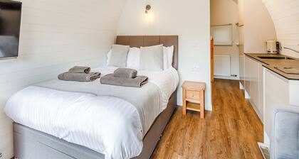 Lakeside Micro Lodge (Pet)