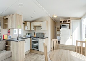Kühlschrank, Ofen, Herdplatte, Toaster